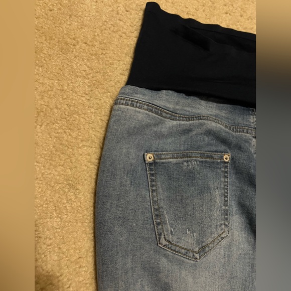 TIME AND TRU Maternity Ripped Jeans (12-14) - Picture 6 of 10
